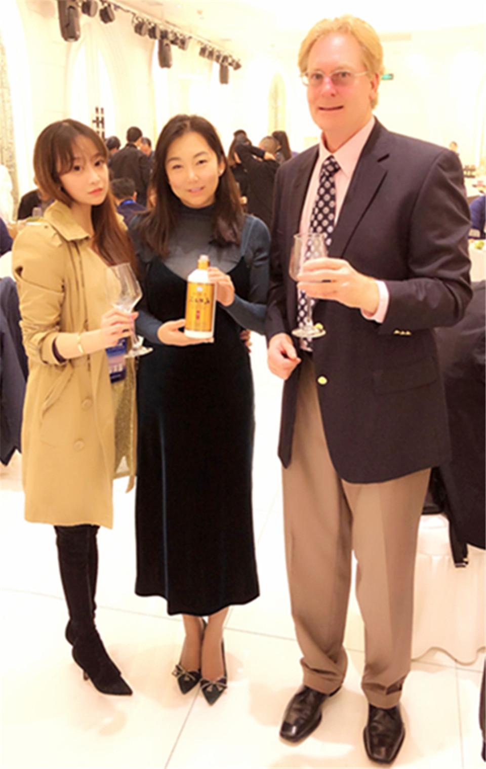 1544408953690518.jpg 嘉賓飲酒6_副本.jpg